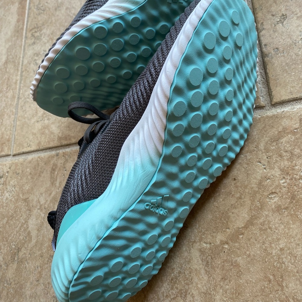 Alphaboost Adidas Shoes - Picture 4 of 4